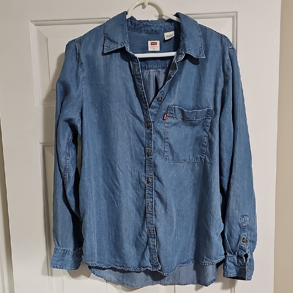 Levi's Casual Blue Button Down Shirt
